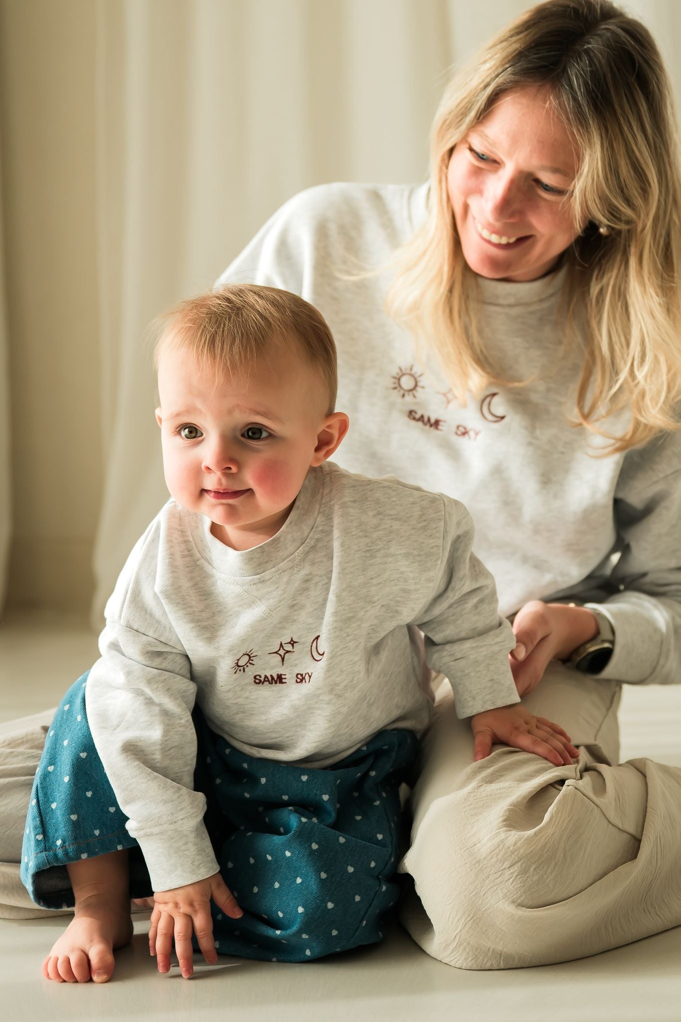SAME SKY SWEATSHIRT